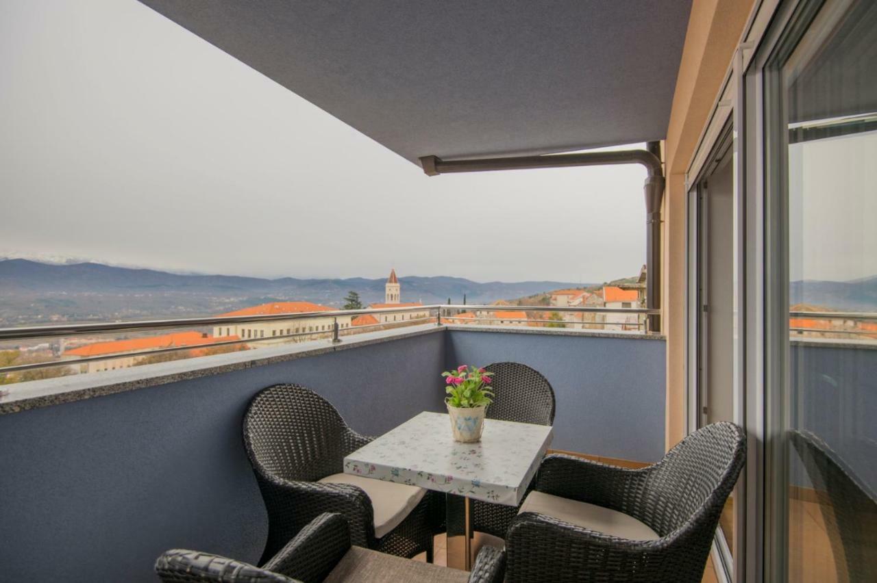 Apartment Petra Імотскі Екстер'єр фото